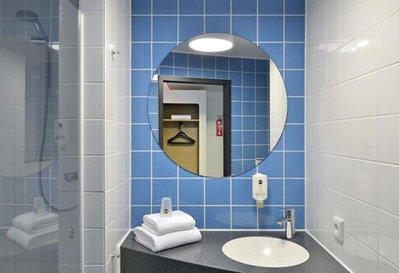 اتاق استاندارد سه نفره, B&b Hotel Konstanz