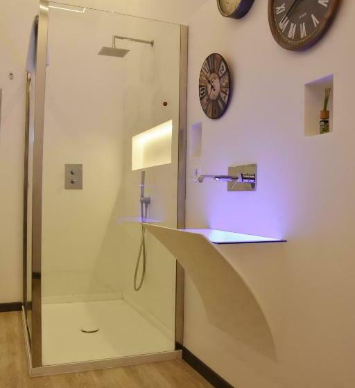 سوییت جونیور, La Casa Nel Borgo Antico