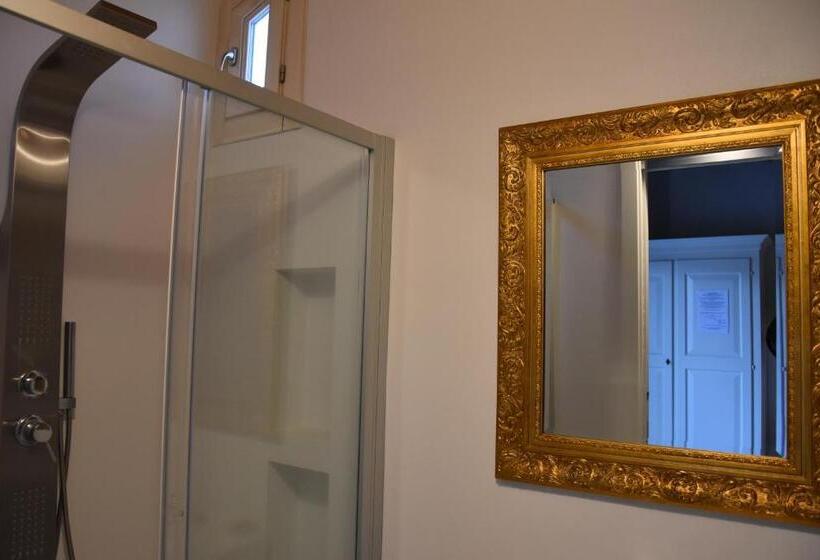 اتاق لوکس با تراس, La Casa Nel Borgo Antico