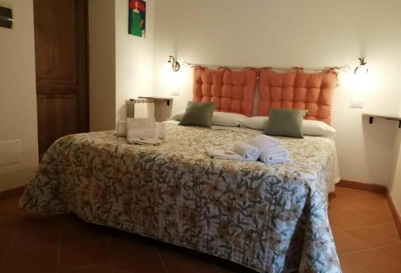 اتاق استاندارد چهارنفره با سرویس بهداشتی مشترک, B&b 8380 Saturnia Terme