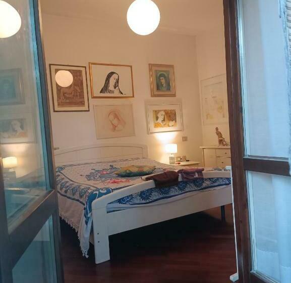 اتاق لوکس با بالکن, Matrioska B&b
