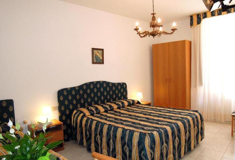 اتاق ساده سه‌ نفره, Ambrogini
