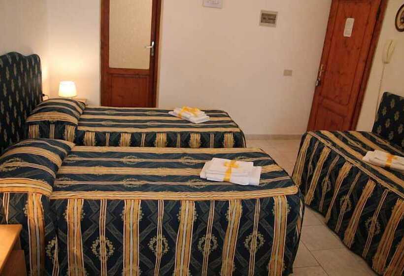 اتاق استاندارد چهار تخته, Ambrogini