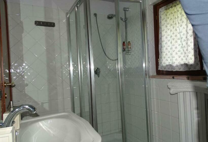 اتاق خانوادگی, La Vecchia Stalla B&b
