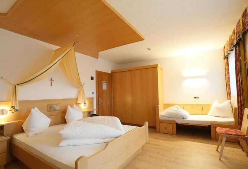 اتاق استاندارد با چشم‌انداز کوهستان, Alpenhotel Ratsberg 1650m