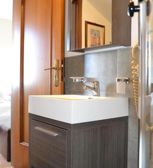 اتاق استاندارد, B&b Due Fontane