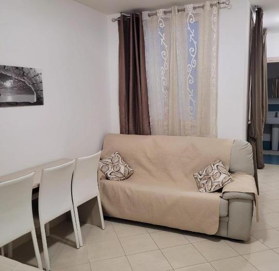 اتاق استاندارد چهار تخته, Kristal
