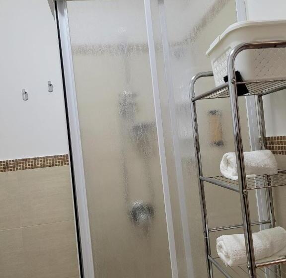 اتاق استاندارد با تخت بزرگ, Kristal