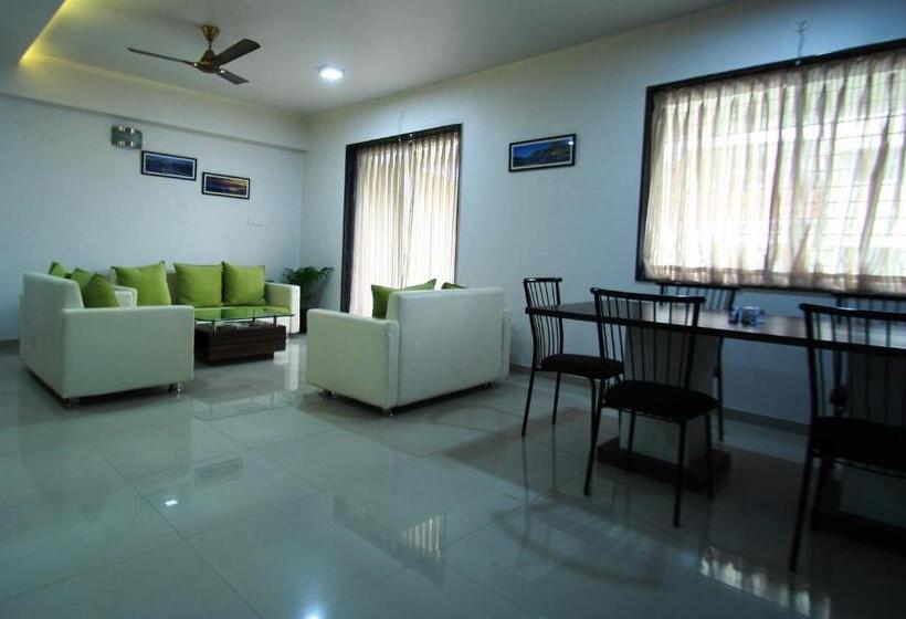 اتاق لوکس, Aashiyana Inn