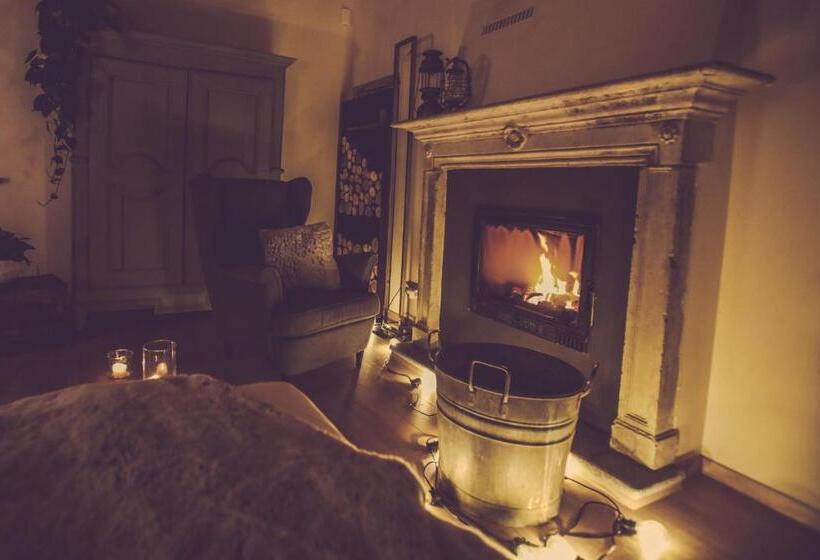 اتاق لوکس, Langhe Country House