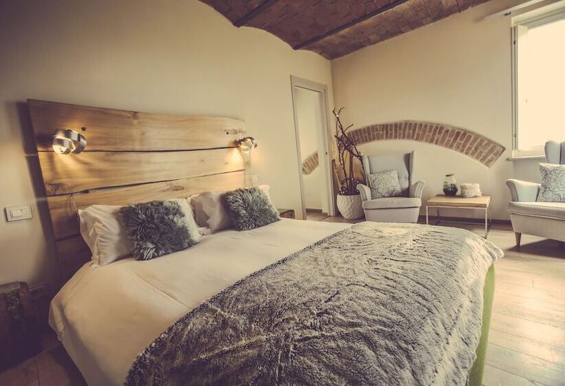 سوئیت جونیور با چشم‌انداز باغ, Langhe Country House