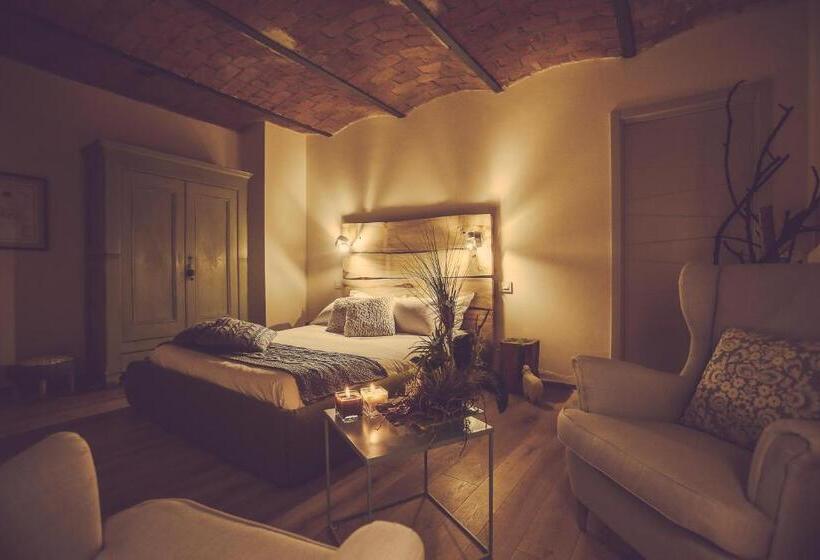 سوئیت جونیور با چشم‌انداز باغ, Langhe Country House