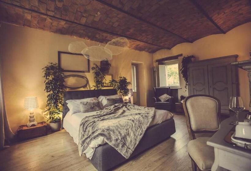 اتاق لوکس, Langhe Country House