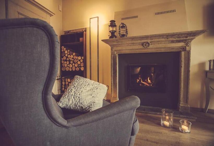 اتاق لوکس, Langhe Country House
