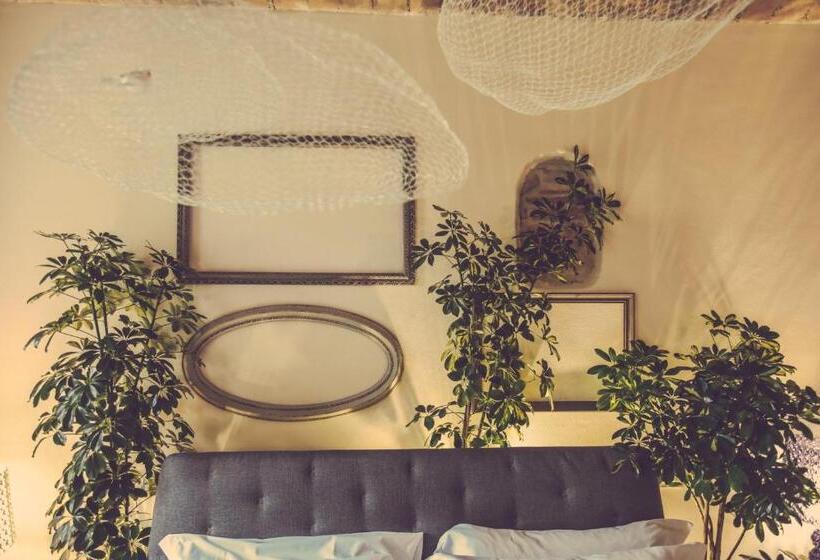 اتاق لوکس, Langhe Country House