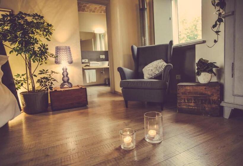 اتاق لوکس, Langhe Country House