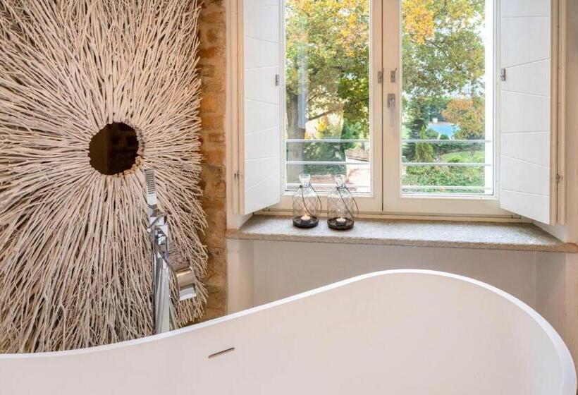 سوئیت با بالکن, Langhe Country House