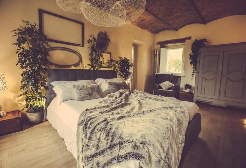 اتاق لوکس, Langhe Country House