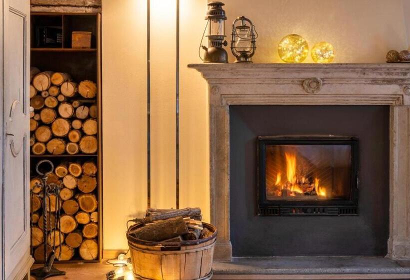 اتاق لوکس, Langhe Country House