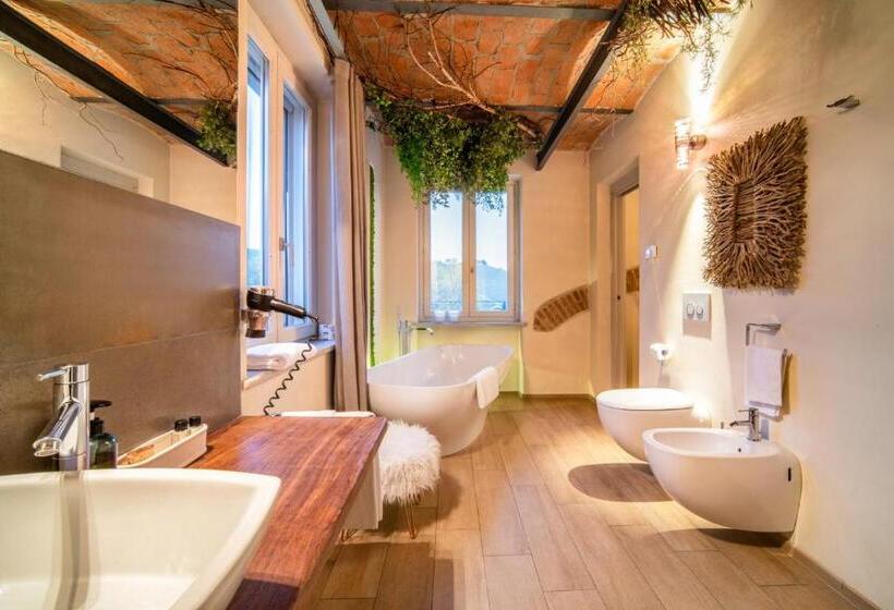 سوئیت جونیور با چشم‌انداز باغ, Langhe Country House