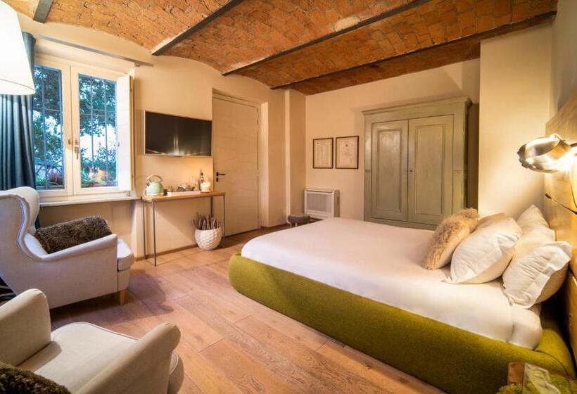 سوئیت جونیور با چشم‌انداز باغ, Langhe Country House