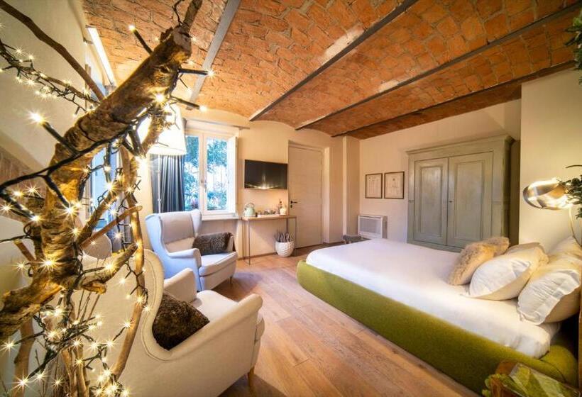 سوئیت جونیور با چشم‌انداز باغ, Langhe Country House