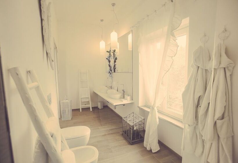 سوئیت با بالکن, Langhe Country House