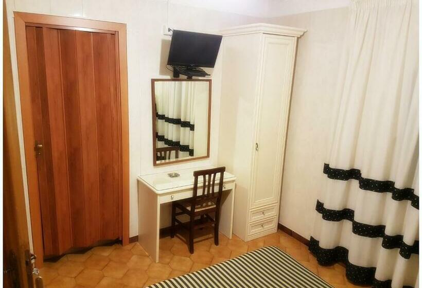 اتاق استاندارد یک نفره, Pisani