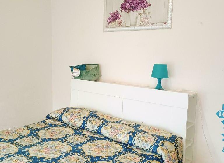 اتاق استاندارد با سرویس بهداشتی مشترک, La Perla B & B