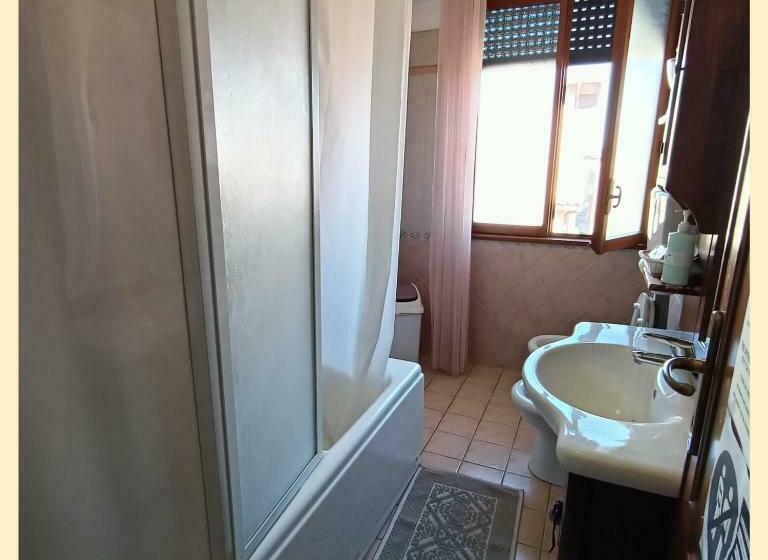 اتاق استاندارد با سرویس بهداشتی مشترک, La Perla B & B