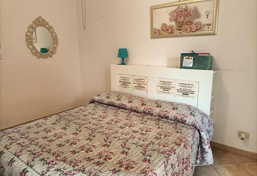 اتاق استاندارد با سرویس بهداشتی مشترک, La Perla B & B