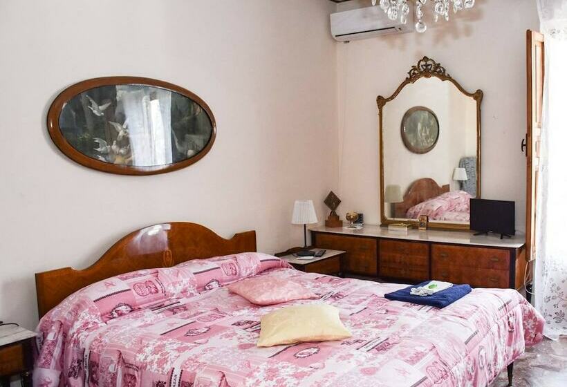 اتاق استاندارد با سرویس بهداشتی مشترک, Affittacamere Casa Di Nonna Lia