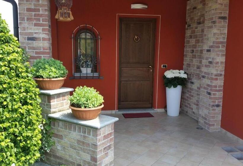سوییت جونیور لوکس, Villa Laura Rooms & Pool
