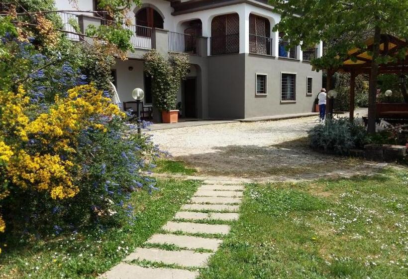 Standard room with outdoor bath, La Villa Di Lucia