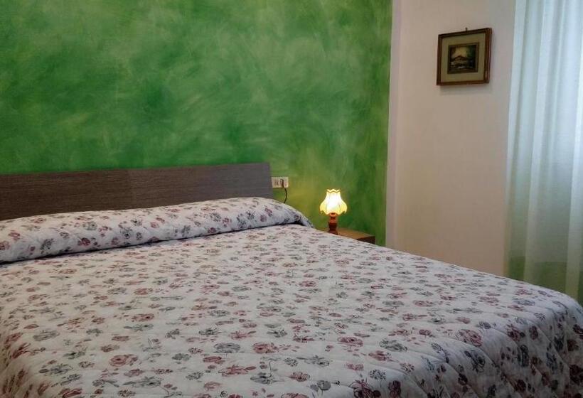 اتاق استاندارد با چشم‌انداز دریا, Terrazza Sul Mare
