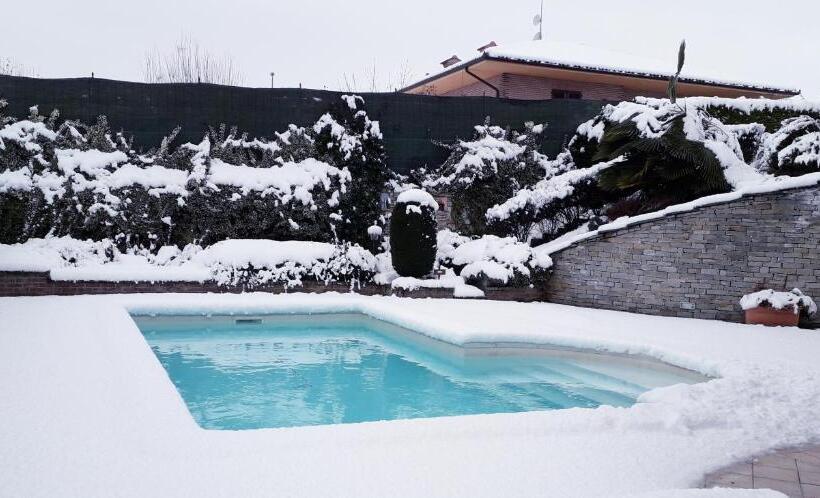 سوییت جونیور, Villa Laura Rooms & Pool