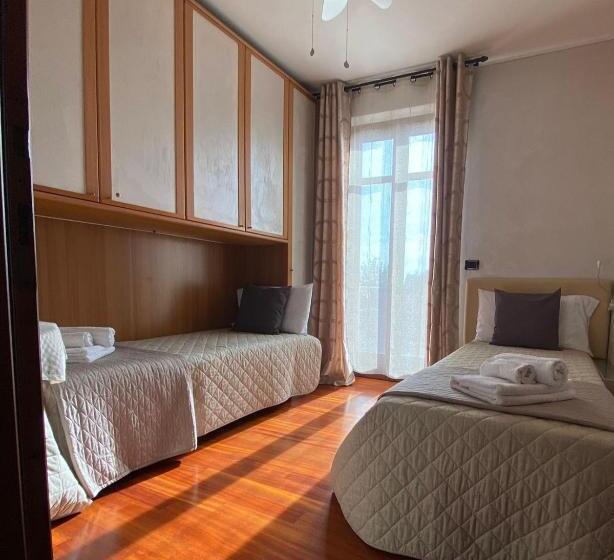 سوییت جونیور لوکس, Villa Laura Rooms & Pool