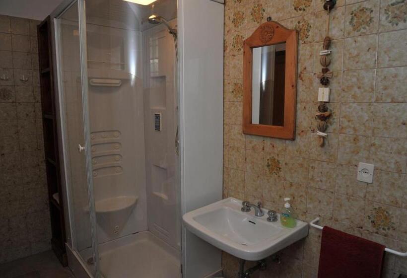 اتاق استاندارد با چشم‌انداز باغ, Bonavia B&b