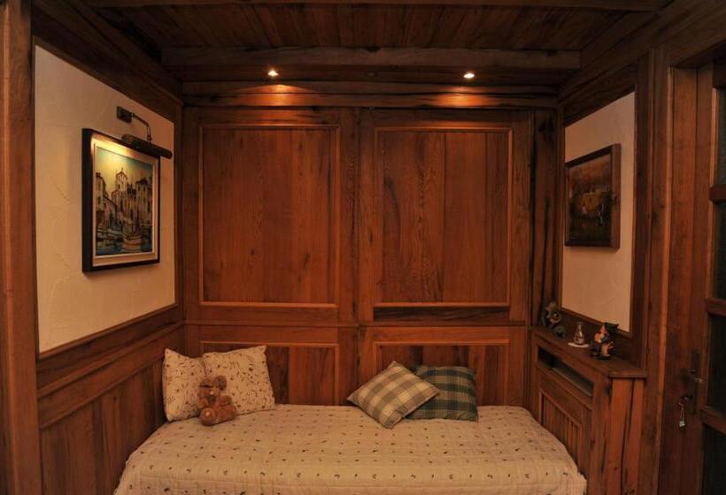 اتاق استاندارد با چشم‌انداز باغ, Bonavia B&b
