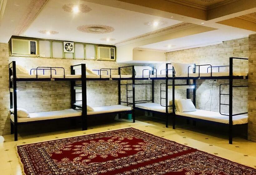 تختخواب در اتاق مشترک, Classic Inn Near Railway Station Jaipur