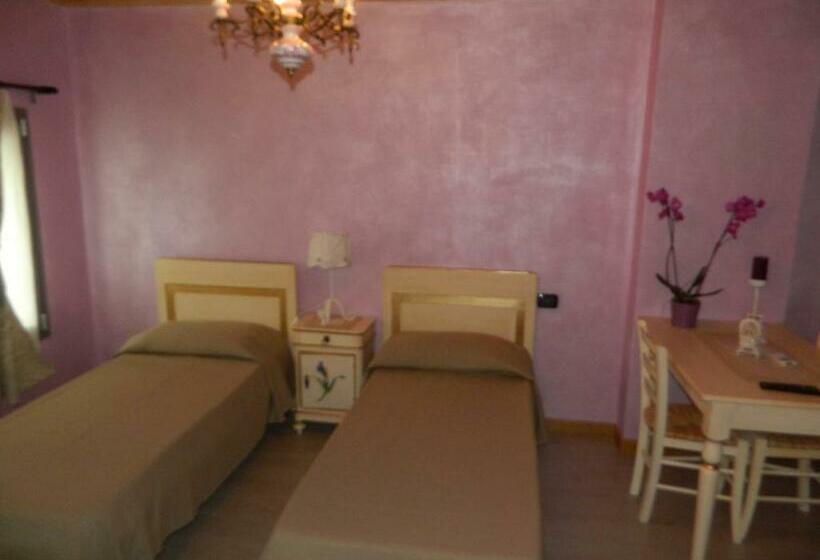اتاق لوکس, Affittacamere Ai Fiori