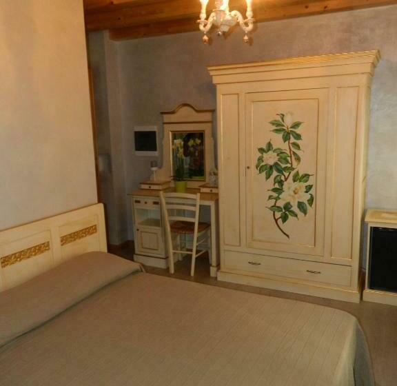 اتاق لوکس, Affittacamere Ai Fiori