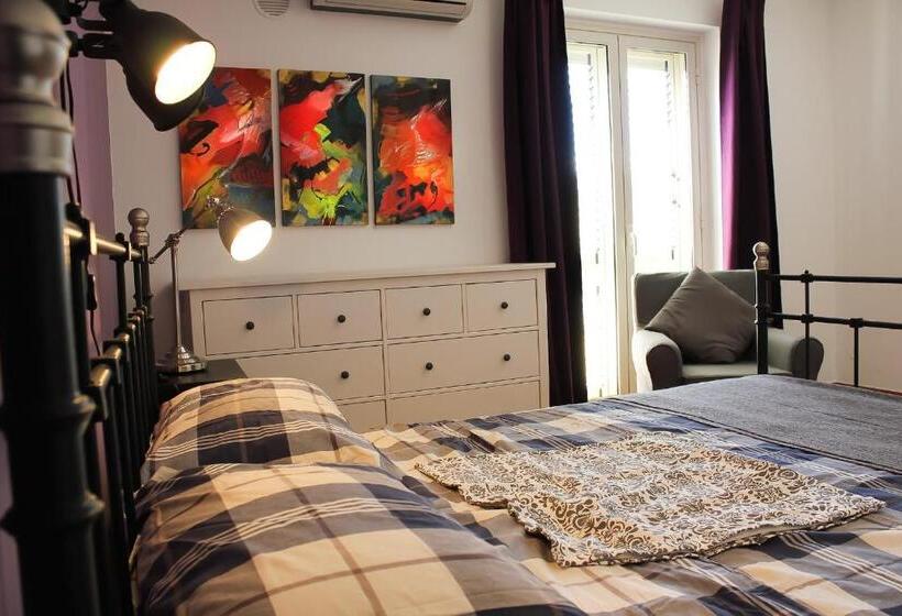 اتاق لوکس با بالکن, Bed And Breakfast Agrumi In Terrazza