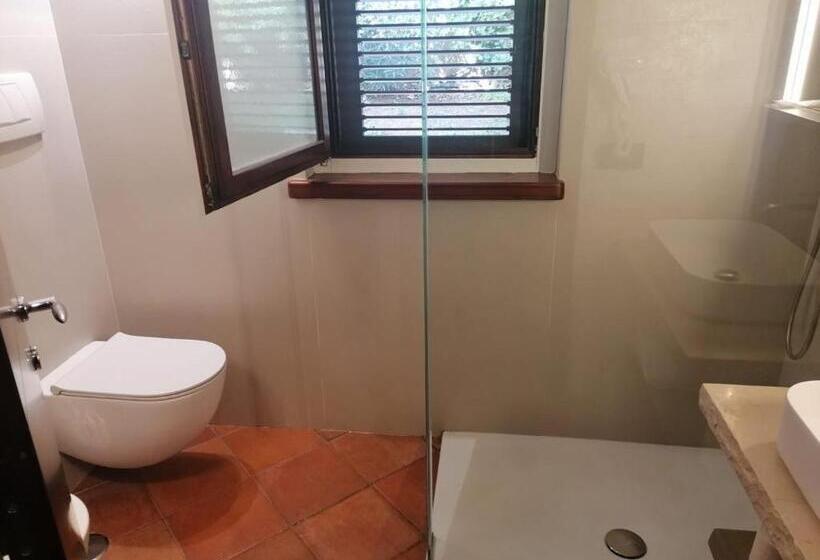 اتاق استاندارد سه نفره, Maglioferro Residence