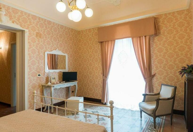 اتاق لوکس با تخت بزرگ, Palazzo Bella