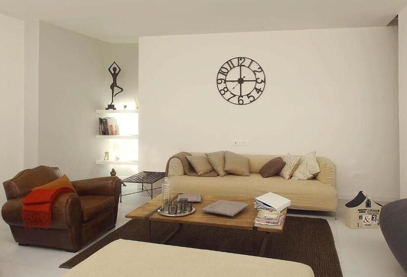 آپارتمان 2 خوابه, Sh Home