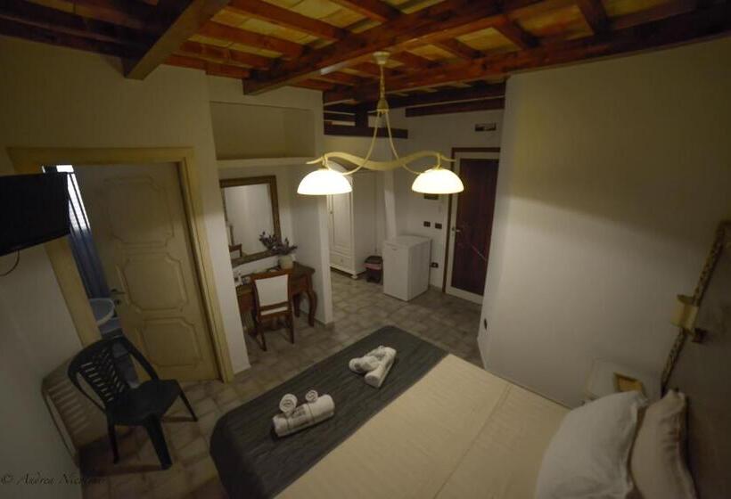 اتاق استاندارد سه نفره, Vicolo Del Porto