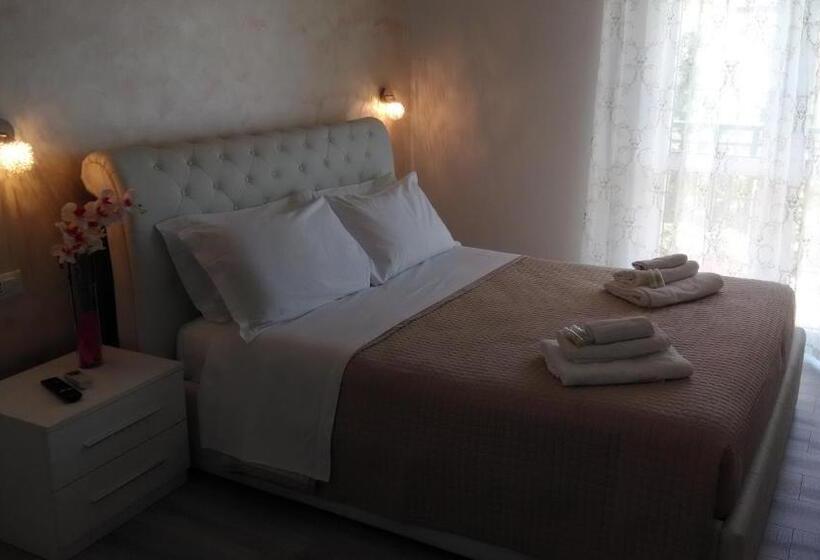 اتاق لوکس با بالکن, Viola Di Mare Rooms And Parking