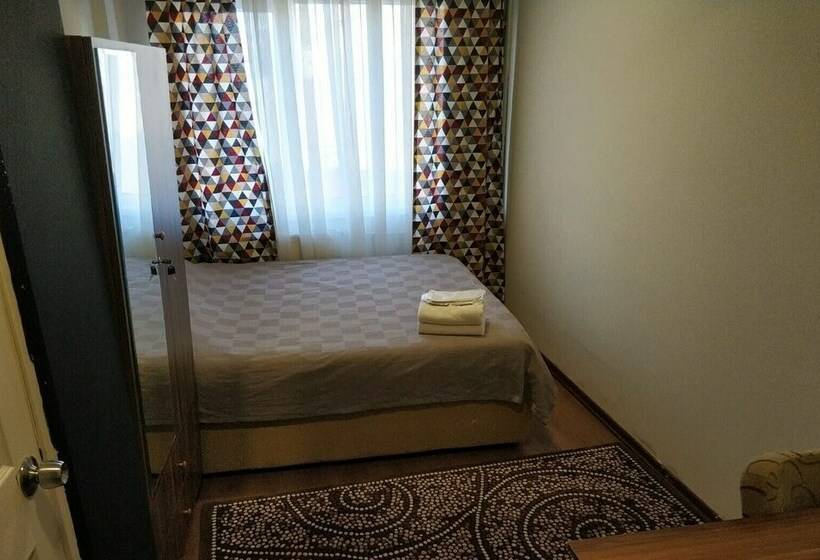 اتاق استاندارد با چشم‌انداز شهر, Bulvar Hostel