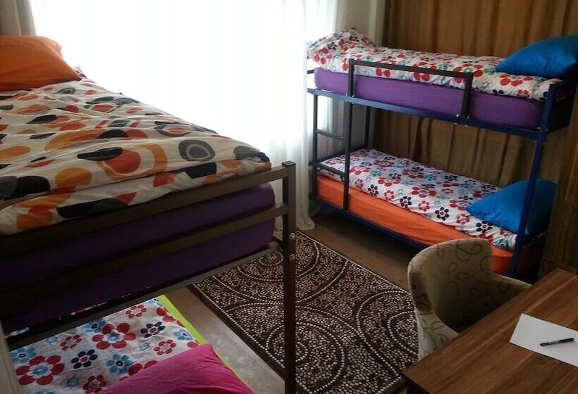 اتاق استاندارد چهار تخته, Bulvar Hostel